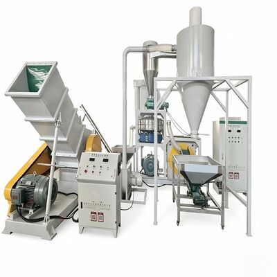 Máquina de pulverización de trituradores de plástico para la producción de tablero de suelo de PVC SPC WPC